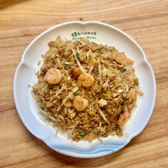 R15 蝦炒飯 Shrimp Fried Rice.