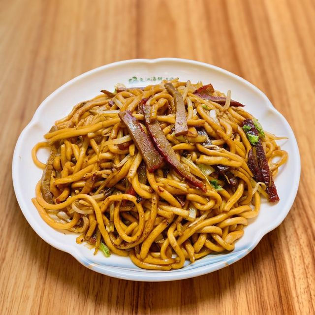 叉烧炒拉 Roast Pork Fried Noodle.